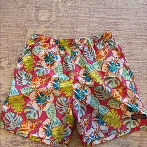 Vineyard Vines Pink Floral Men's swim trunks